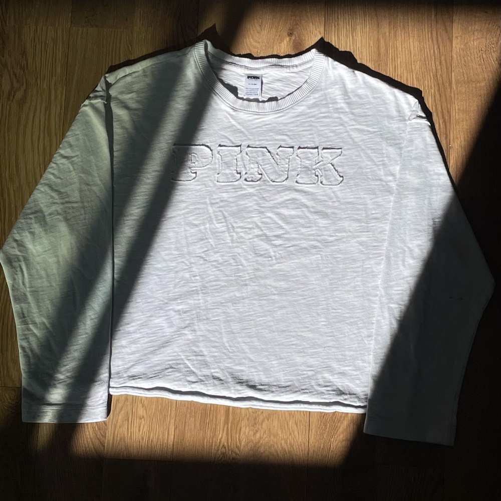 Victoria’s Secret PINK White Long-Sleeve Sweatshirt – Women’s Medium
